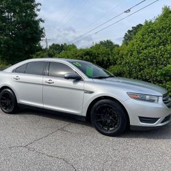 2015 Ford Taurus
