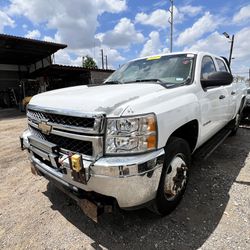 2011 Chevy Silverado 2500HD 6.0L 4x4 FOR PARTS ONLY 