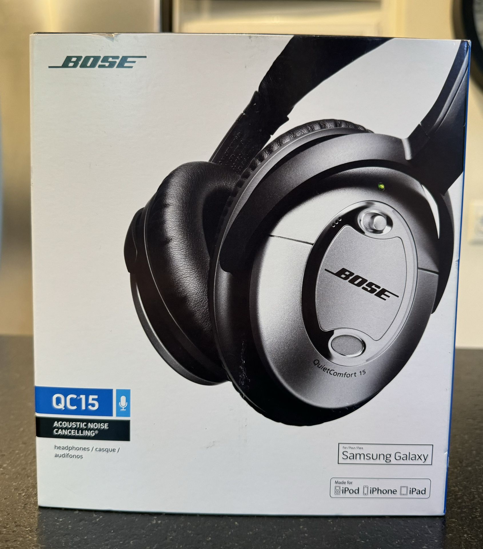 Bose QuietComfort 15 Acoustic Noise Cancelling Headphones W/box