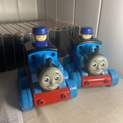 2 90s Toy TOMY Thomas Push and Go Conductor Thomas the Tank Train Car Engine & Friends LOT of 2