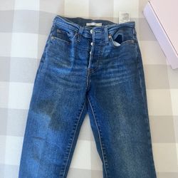 Levi Strauss & Co (Skinny Jeans)