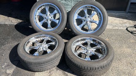 Chevy Trailblazer or envoy 20 Inch chrome wheels with old tires 6x127mm