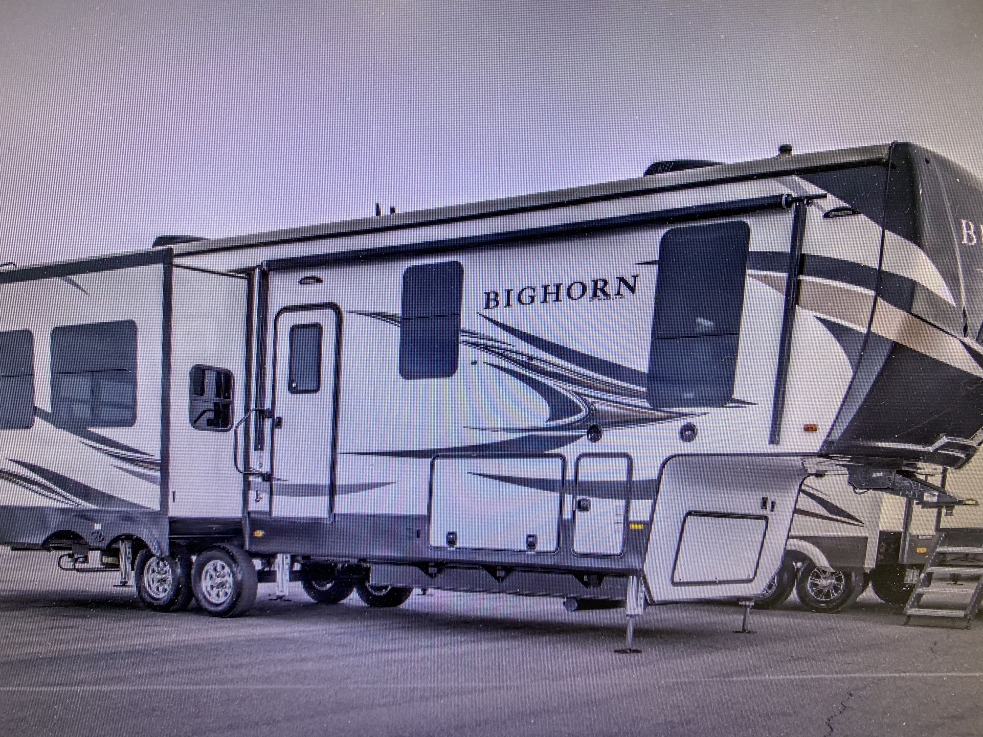 2020 BIGHORN 33ft (EL) 5/Wheel