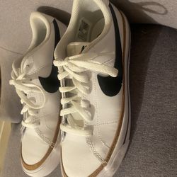 Nike Youth (Size 4.5 Youth) Shoes Brand New!