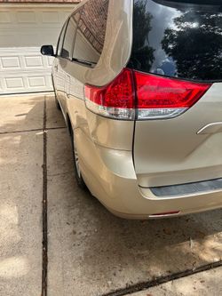 2011 Toyota Sienna