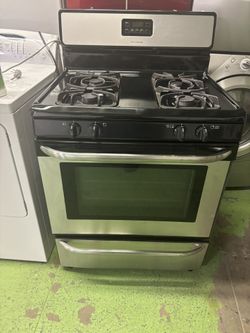 Stainless Steel Gas Stove Brand Frigidaire Everything Works Great With A 3 Months Warranty