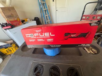 Milwaukee M18 FUEL Oscillating Multi-Tool (2836-20) — NEW, Tool Only + Accessories