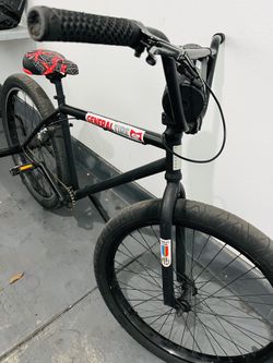 BMX BIKE IN GOOD CONDITION THRONE