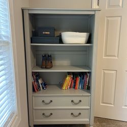 Blythe Pottery Barn kids Bookshelf