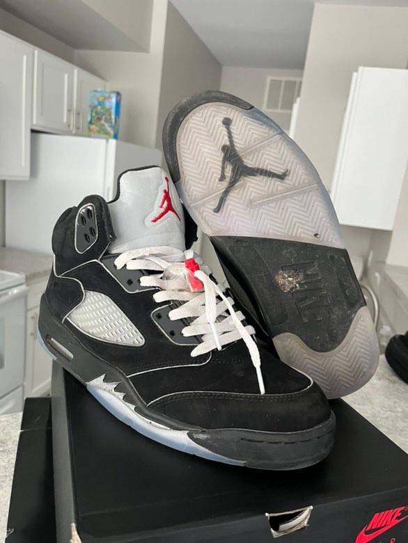 Jordan Five Black Metallic Size 11 Worn A Couple Times 160
