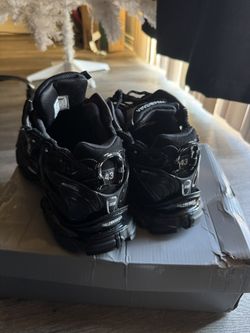 Balenciaga Black Runner