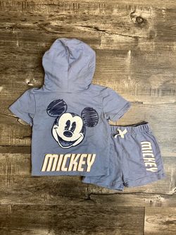 MICKEY MOUSE HOODIE OUTFIT
