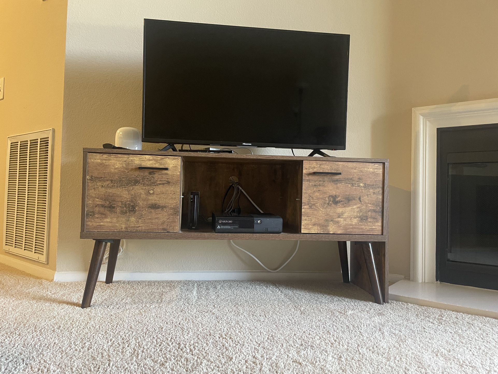 TV Stand / Entertainment Console – Mid-Century Modern Style
