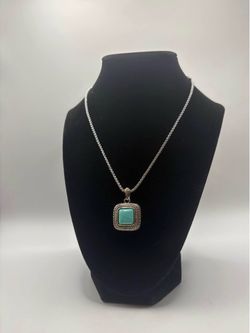 Turquoise pendant necklace