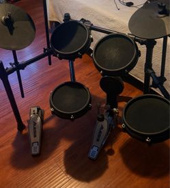 Alesis Nitro Electric Drum Set