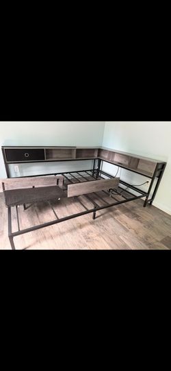 Full size bed