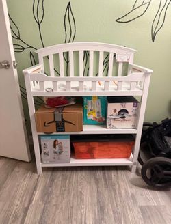 White Graco Changing table