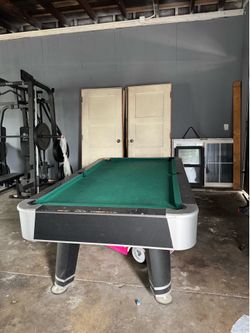Pool table
