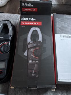 Digital Clamp Meter, 1000A, CAT III