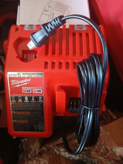 Milwaukee Charger 12v/24v