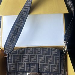 Fendi baguette 