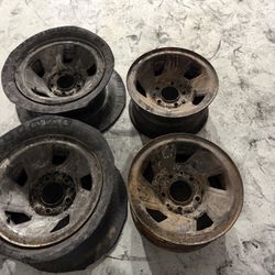 Ford F150, Bronco, or van 15-inch stock steel wheels 5 on 5.5 inches 