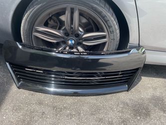 2016 Toyota Corolla lower grill
