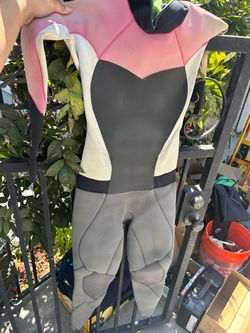 ROXY WEST SUIT- Size 6
