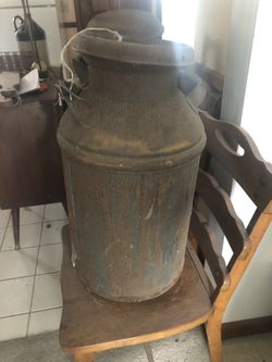 2 1942 hood milk cans - antique/vintage