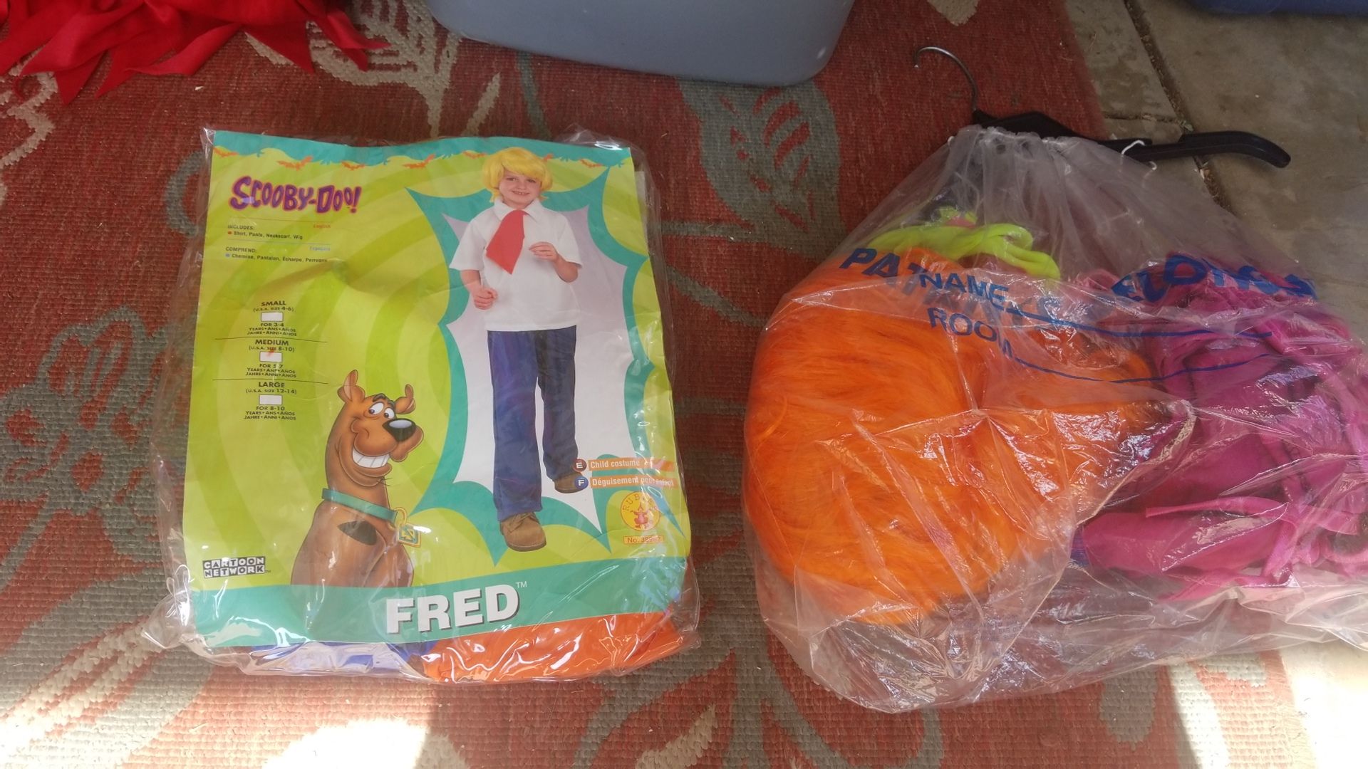 Child size M 8-10 FRED costume and Daphne adult L costume Scooby doo gang