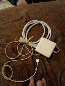 Apple Macbook  charger