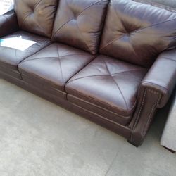 New Leather Couches 