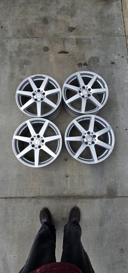 Mercedes 18" AMG Wheels