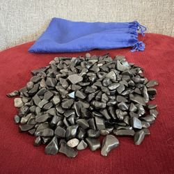 A Pouch with Energy Obsidian (黑曜石)