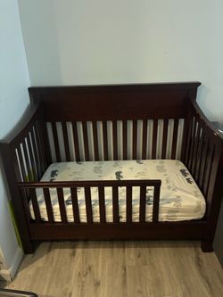 Toddler bed/crib combo