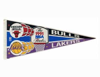 🏆 Vintage Sports Kobe Jordan Man Cave Pennants Bulls Lakers