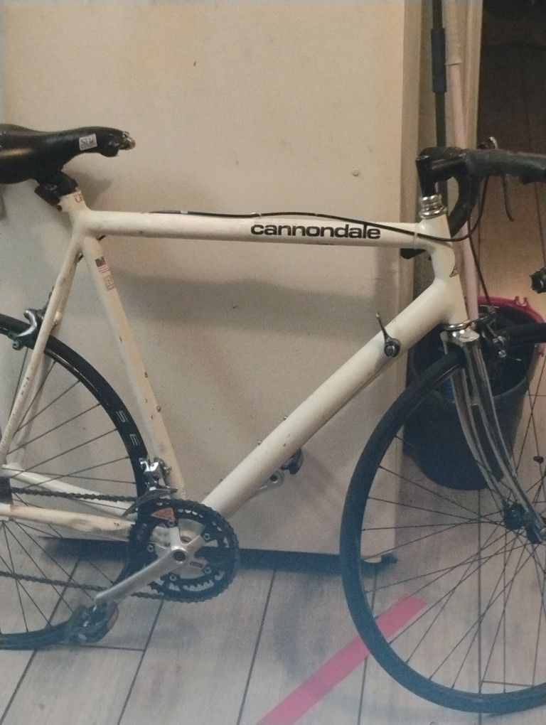 Cannondale 700c Road Bike