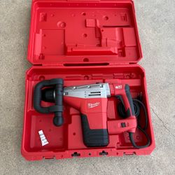 Milwaukee 15LB SDS-MAX Demolition Hammer