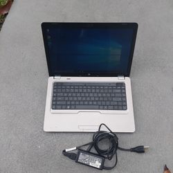 HP LABTOP  COMPUTER  WINDOWS  10 PRO  750  GIGS  HARD DRIVE  STORAGE   AND  4 GIGS  RAMS  WITH  CAMERA   AND WIFI   GOOD  BATTERY  ORIGINAL  CHARGER 