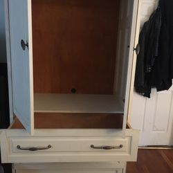 Closest Dresser With 3 Draws    
