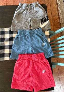 Nike shorts youth medium 10/12