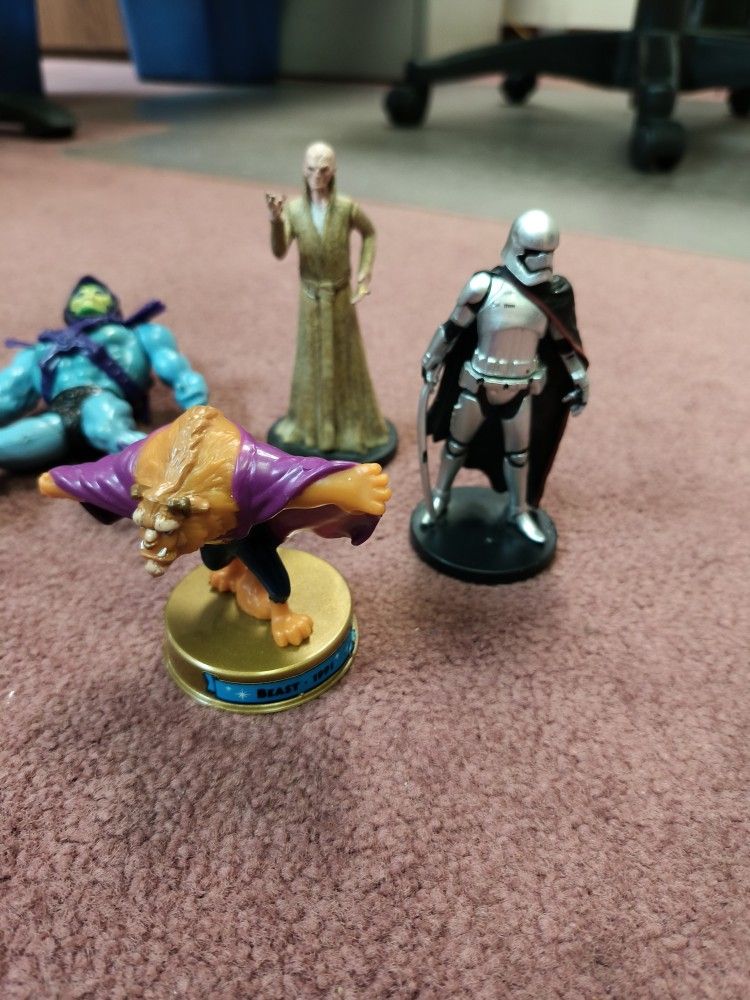 Skeletor And More Figurines