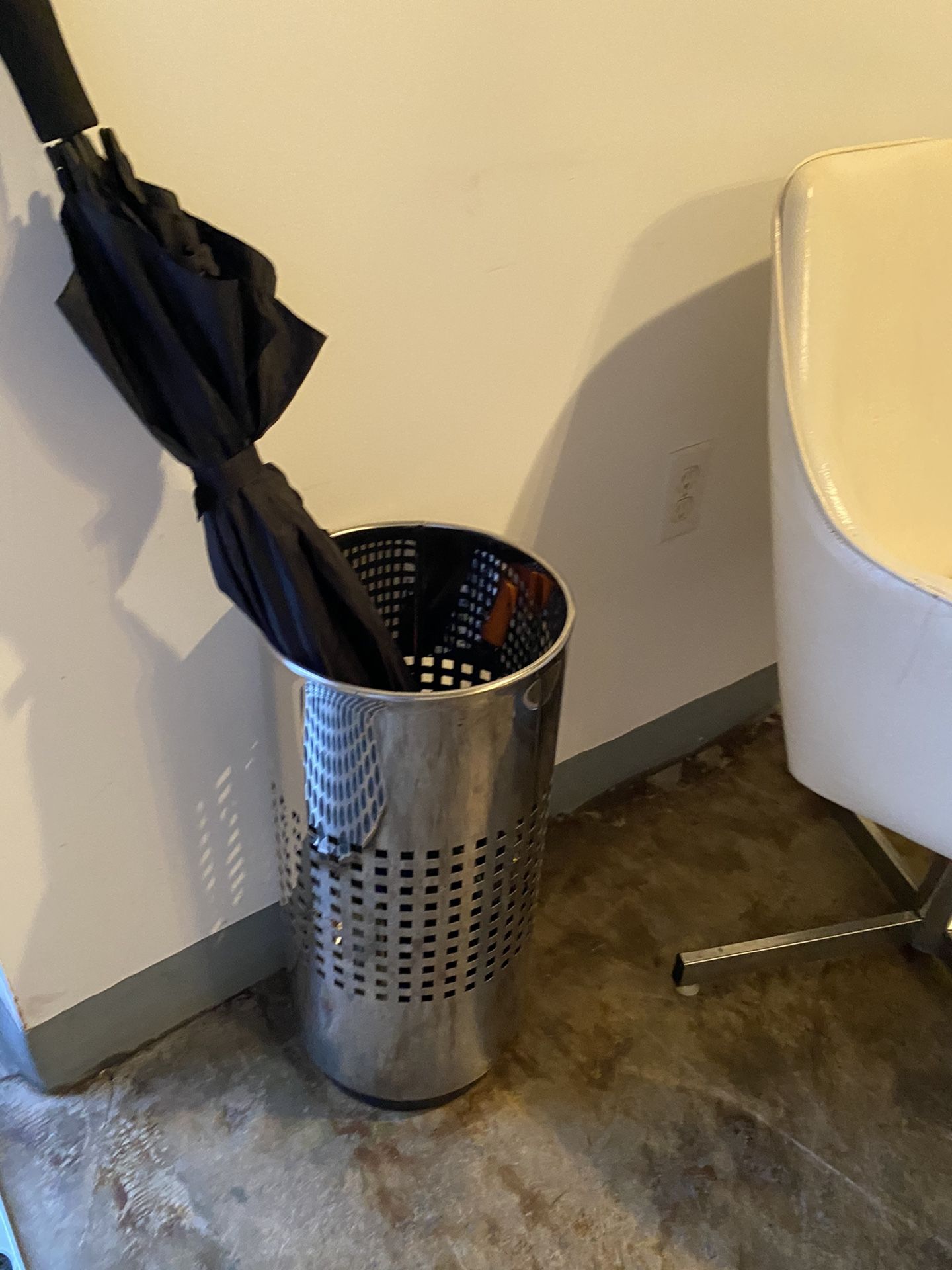 Office trash can & umbrella holder