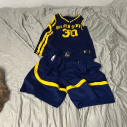 Man, Steph Curry shorts and jersey men’s small