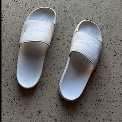 $15 Reebok Slides Size  11