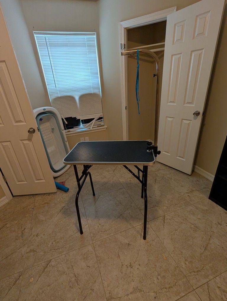 Dog Trimming Table
