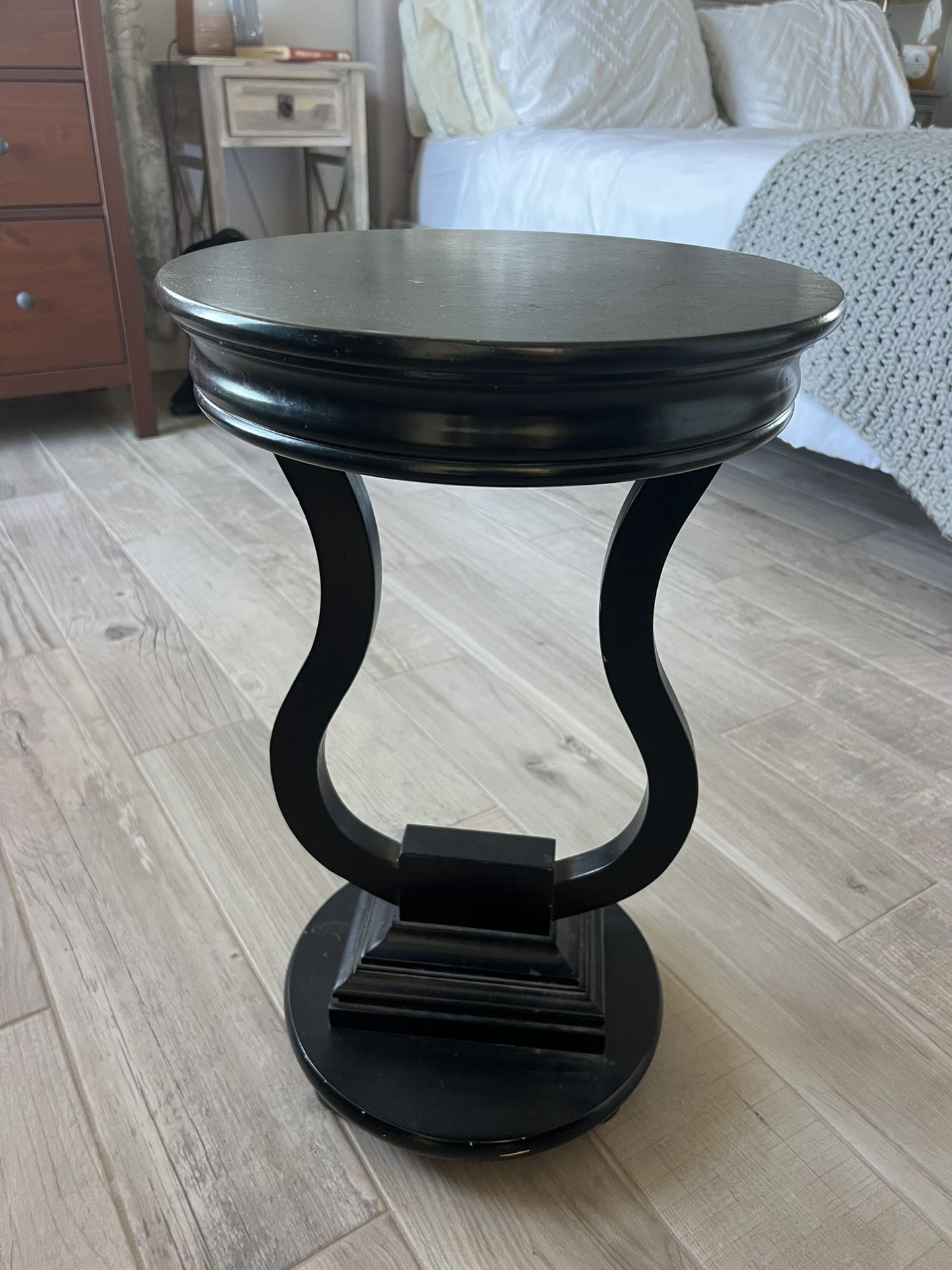 Black Circular Table