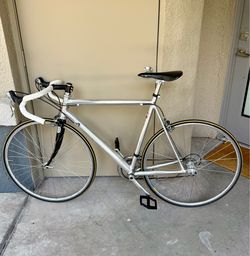 Vintage 700C Road Bike Shimano 600 2x7 Silver Drop Bar – Large Frame