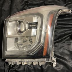 2015 Gmc Yukon OEM Headlight 