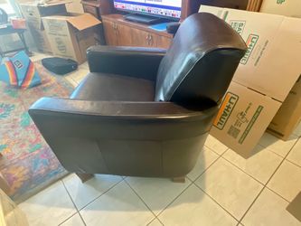 Free Dark Brown Leather Club Chair
